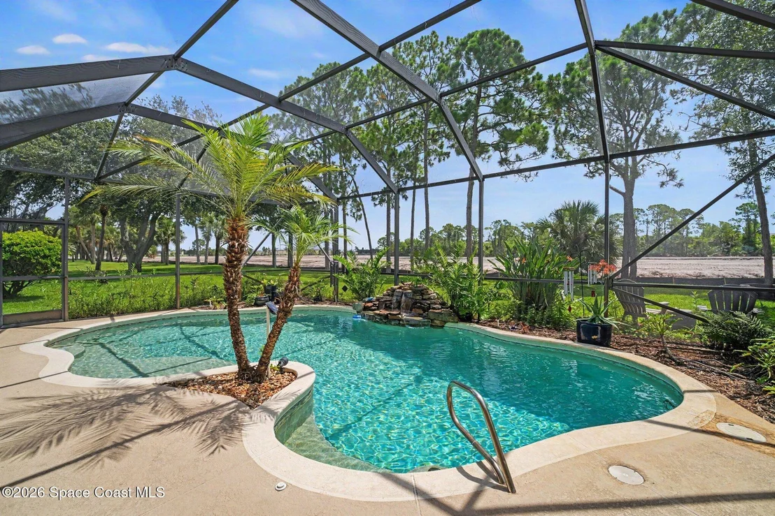 Photo of 1961 Admiralty Boulevard
