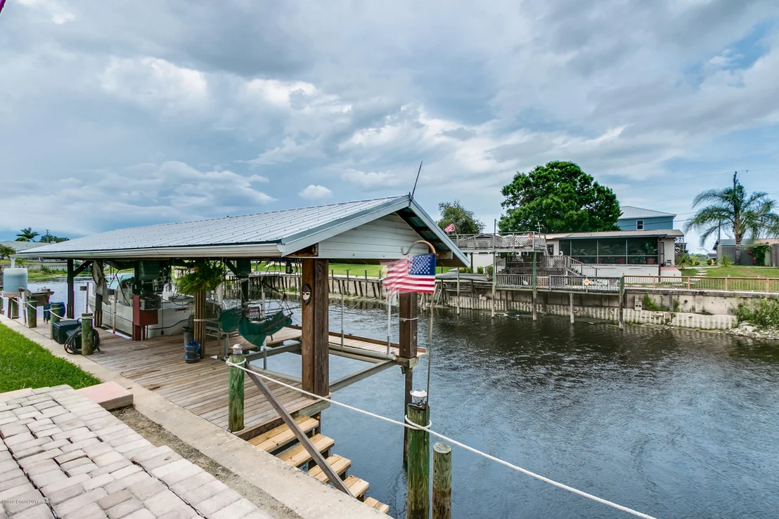 Photo of 821 Heron Road
