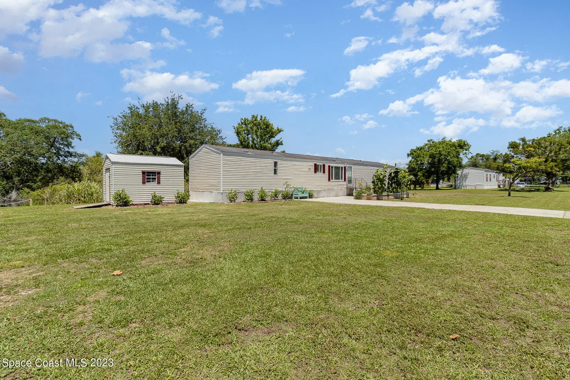 Photo of 5918 Cedar Lake Drive
