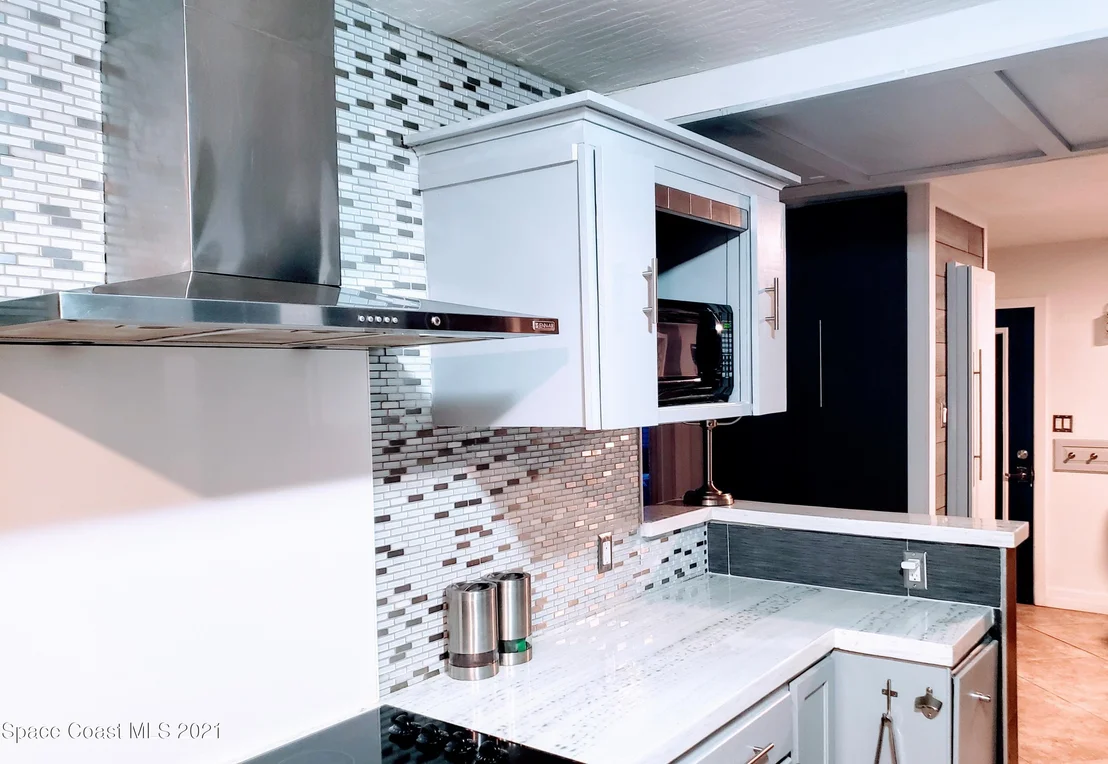 Photo of 546 Loveridge Drive