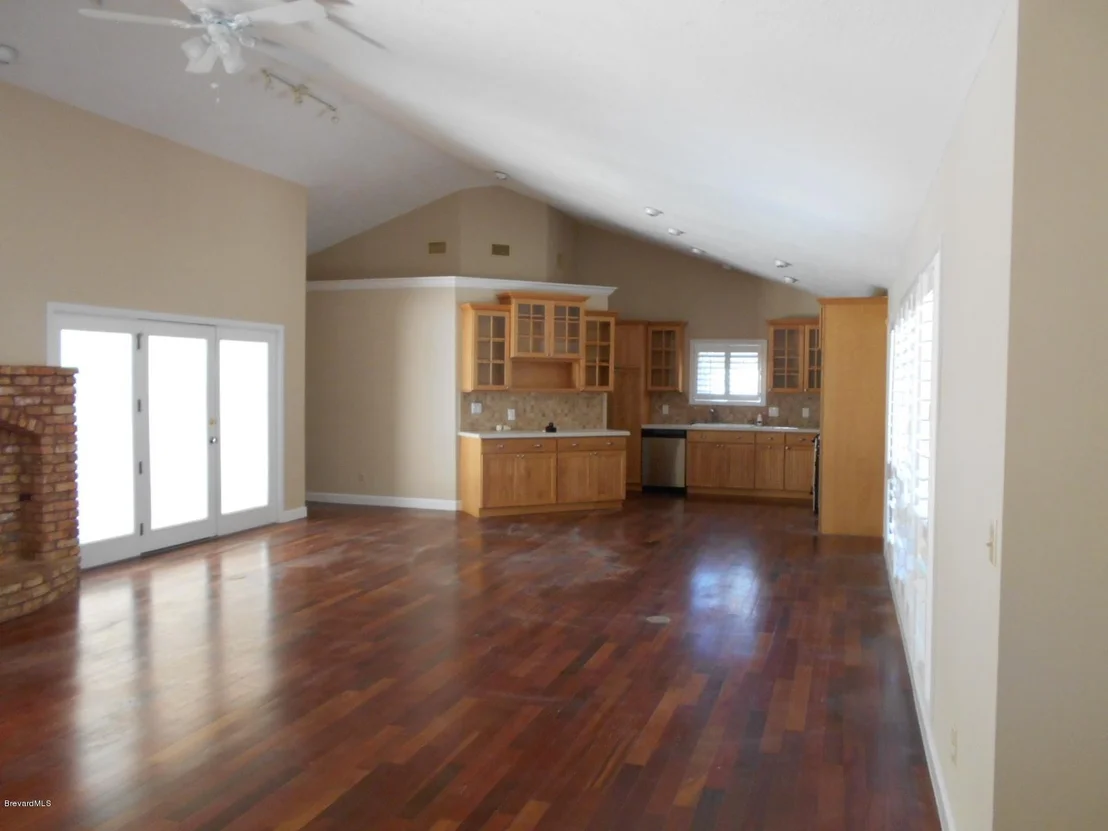 Photo of 541 Nightingale Drive