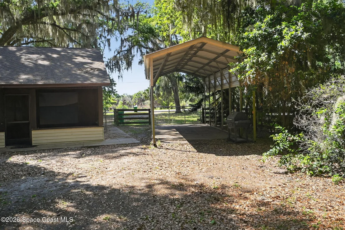 Photo of 3380 Lionel Road