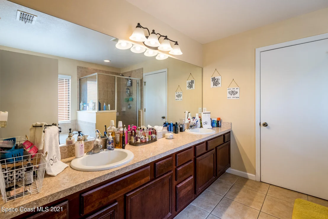 Photo of 245 Dryden Circle