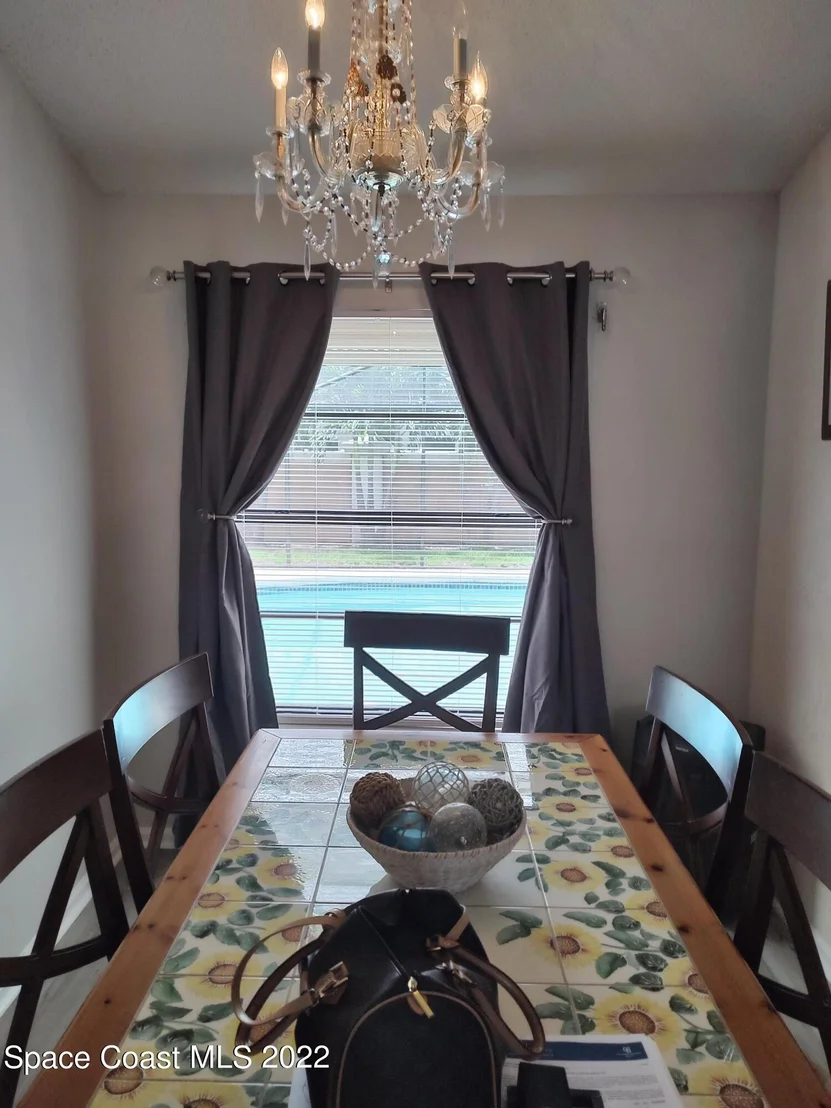 Photo of 1231 W Walnut Grove Way