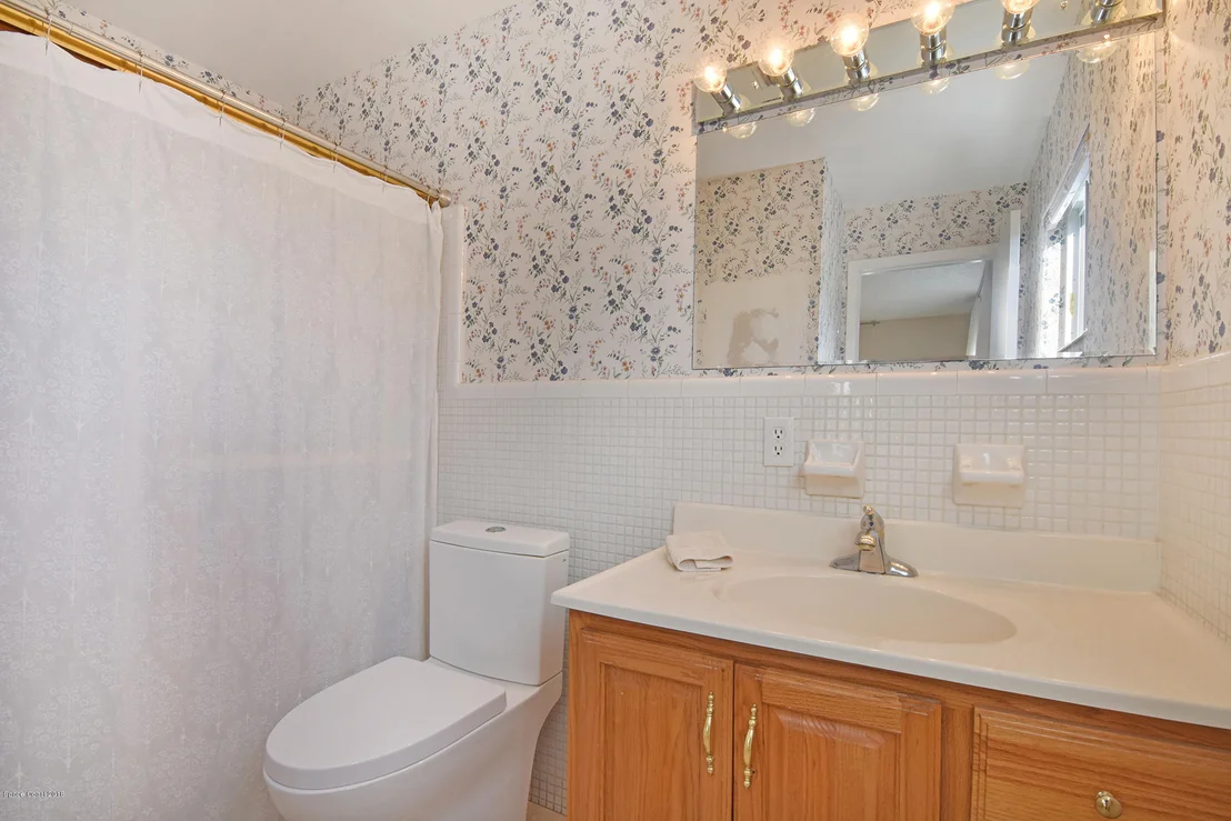 Photo of 385 Formosa Drive