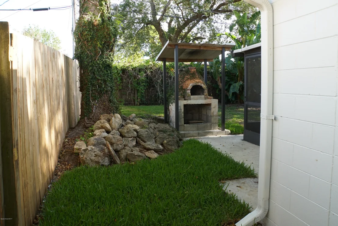 Photo of 988 Kings Post Road