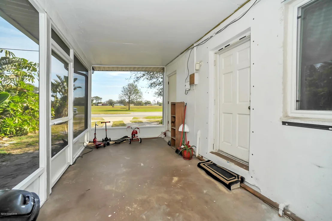 Photo of 1182 NE Bianca Drive NE