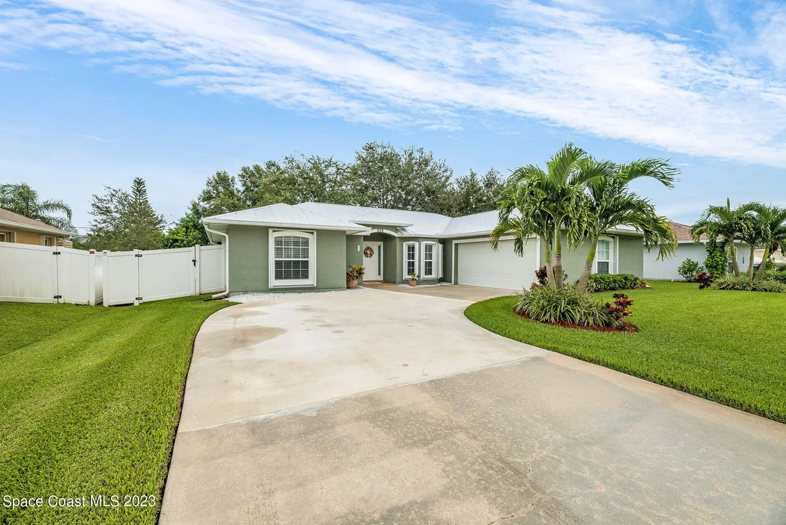 Photo of 468 Biscayne Lane