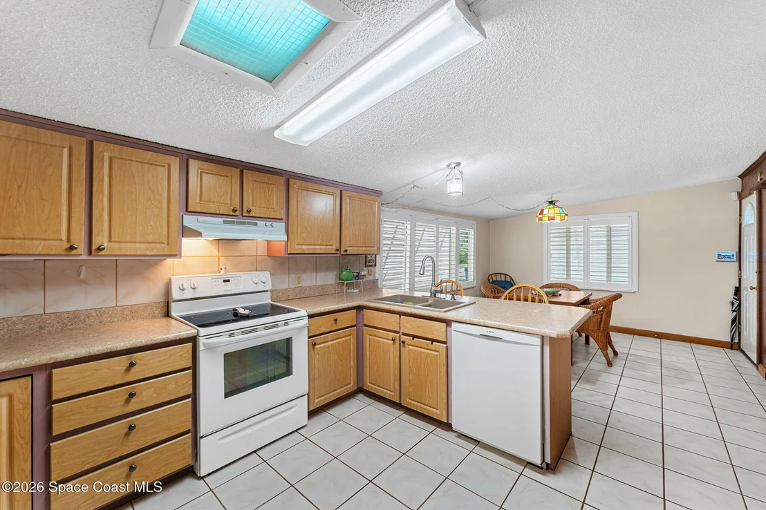 Photo of 241 Avenida Central