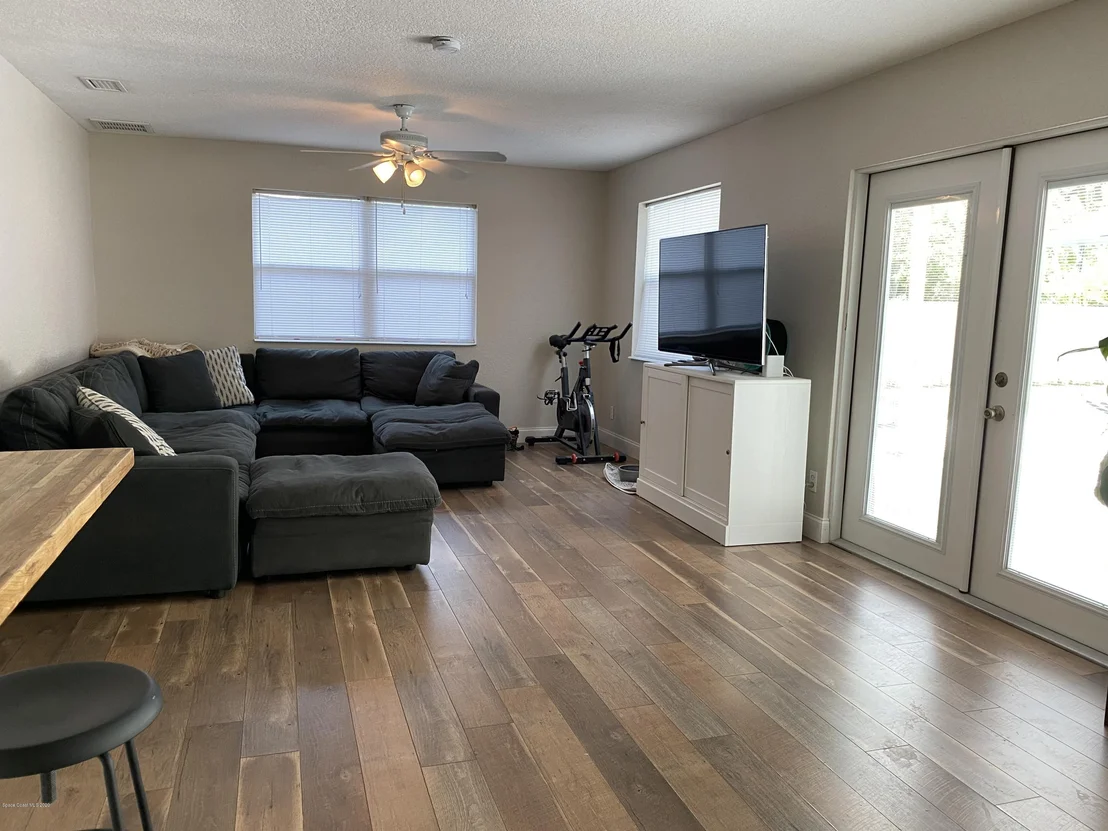 Photo of 2859 School Drive NE