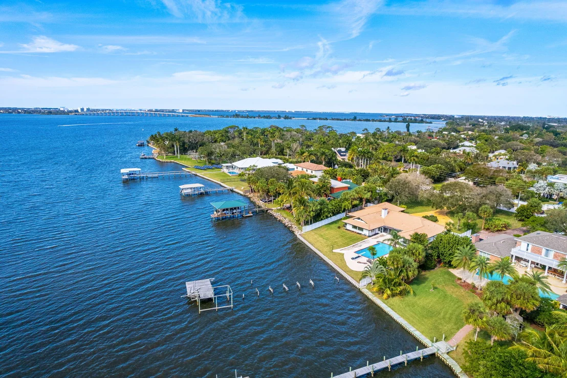 Photo of 100 Riverside Drive
