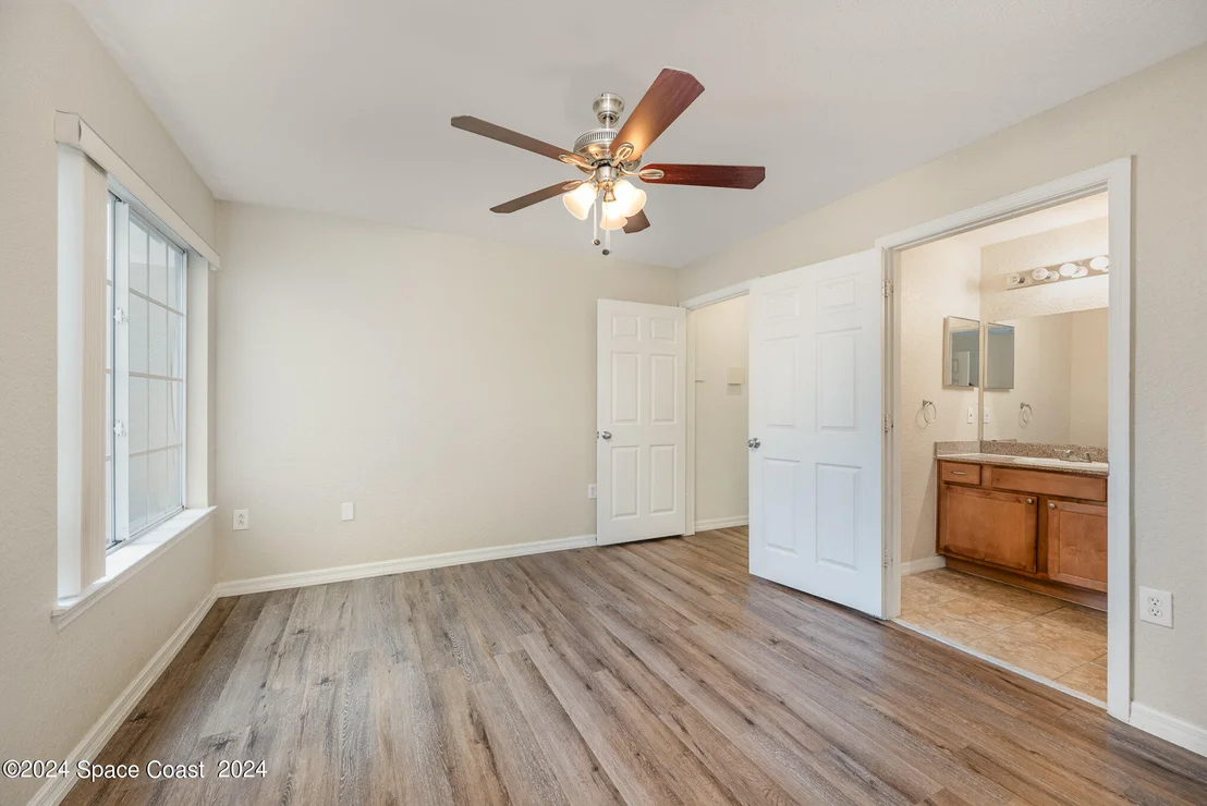 Photo of Unit 1021 at 3501 D'Avinci Way