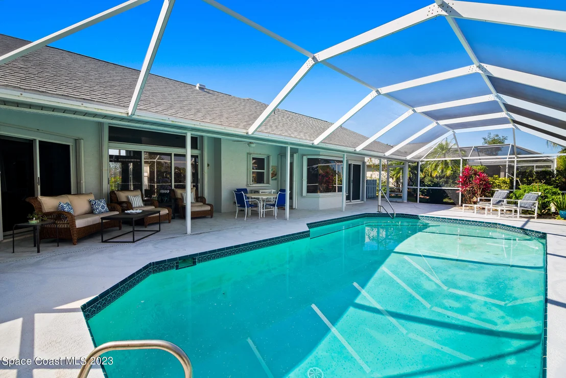 Photo of 2398 Golf Vista Boulevard