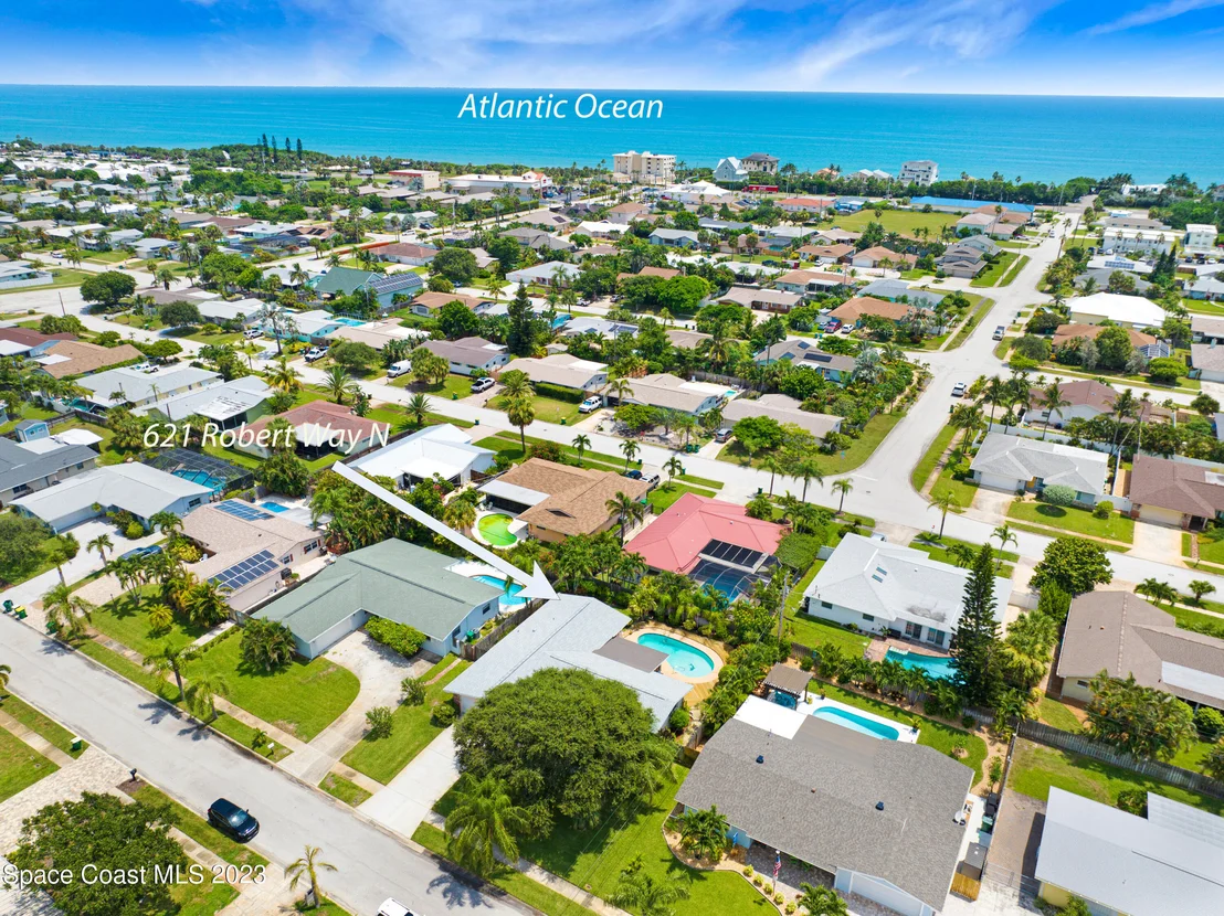 Photo of 621 N Robert Way