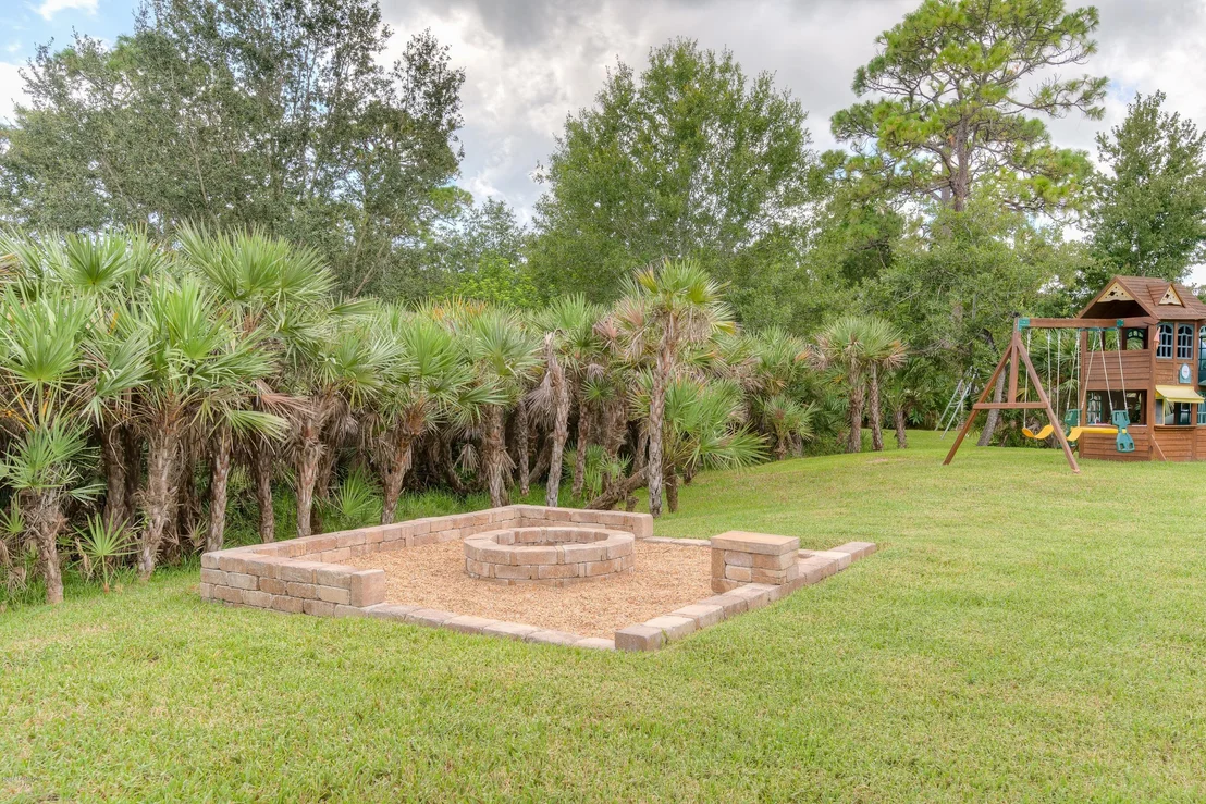 Photo of 4587 Canard Road