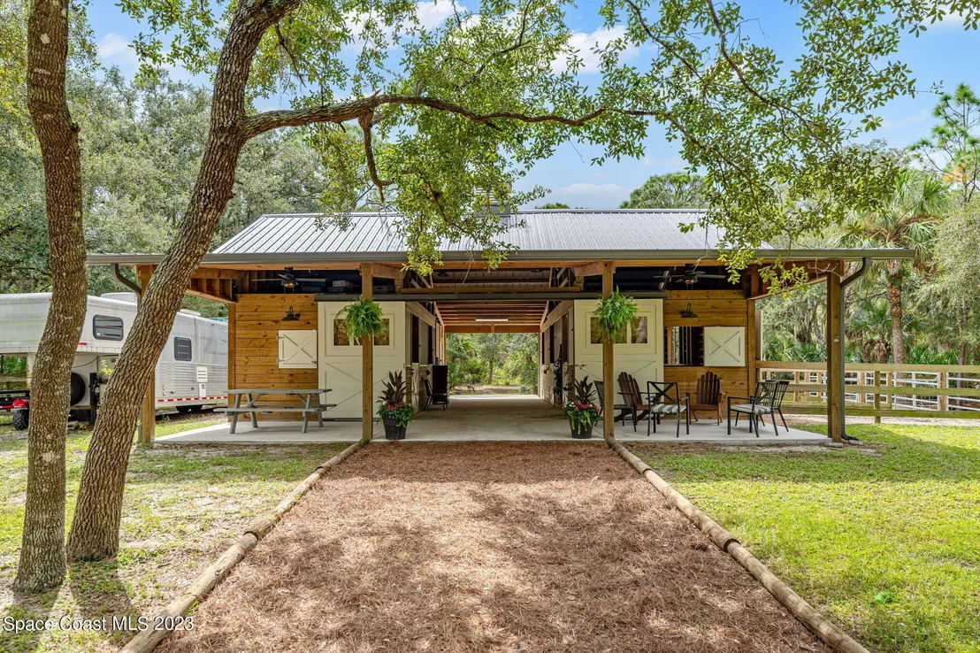 Photo of 5595 Willoughby Drive