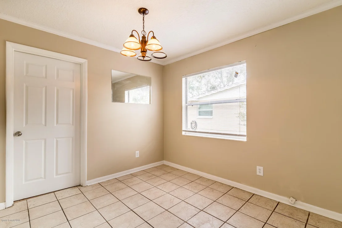 Photo of 1089 Madrid Road