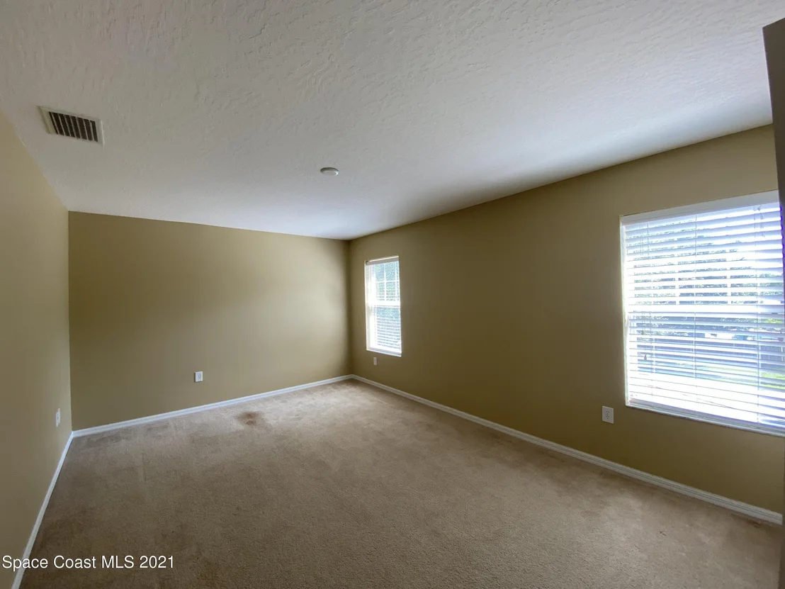 Photo of 300 Cavern Ave Avenue SE
