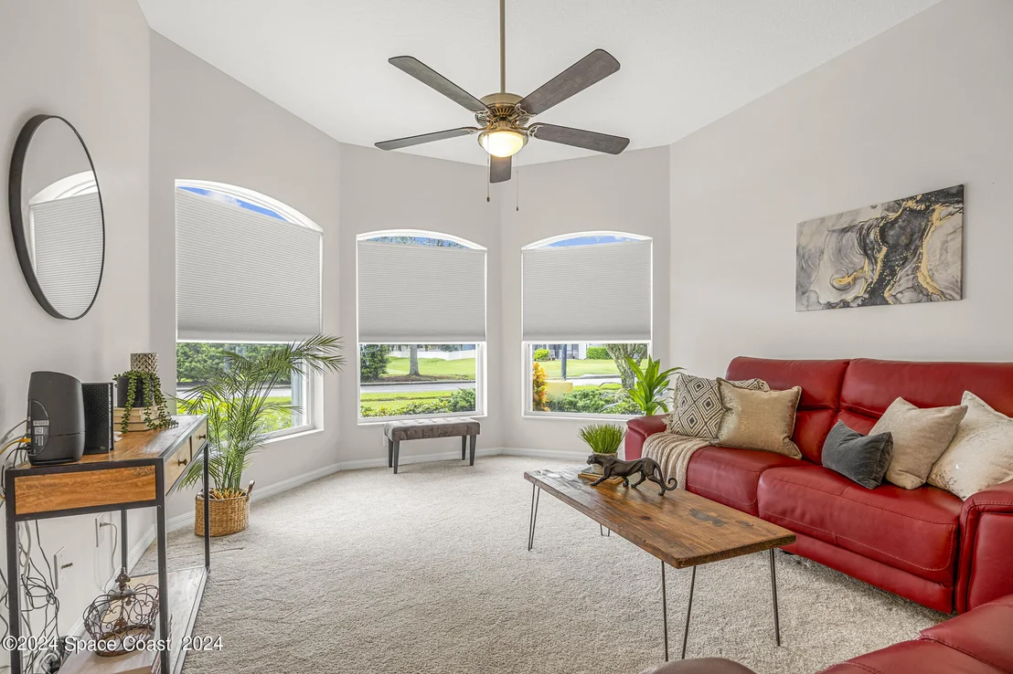 Photo of 1878 Windbrook Drive SE