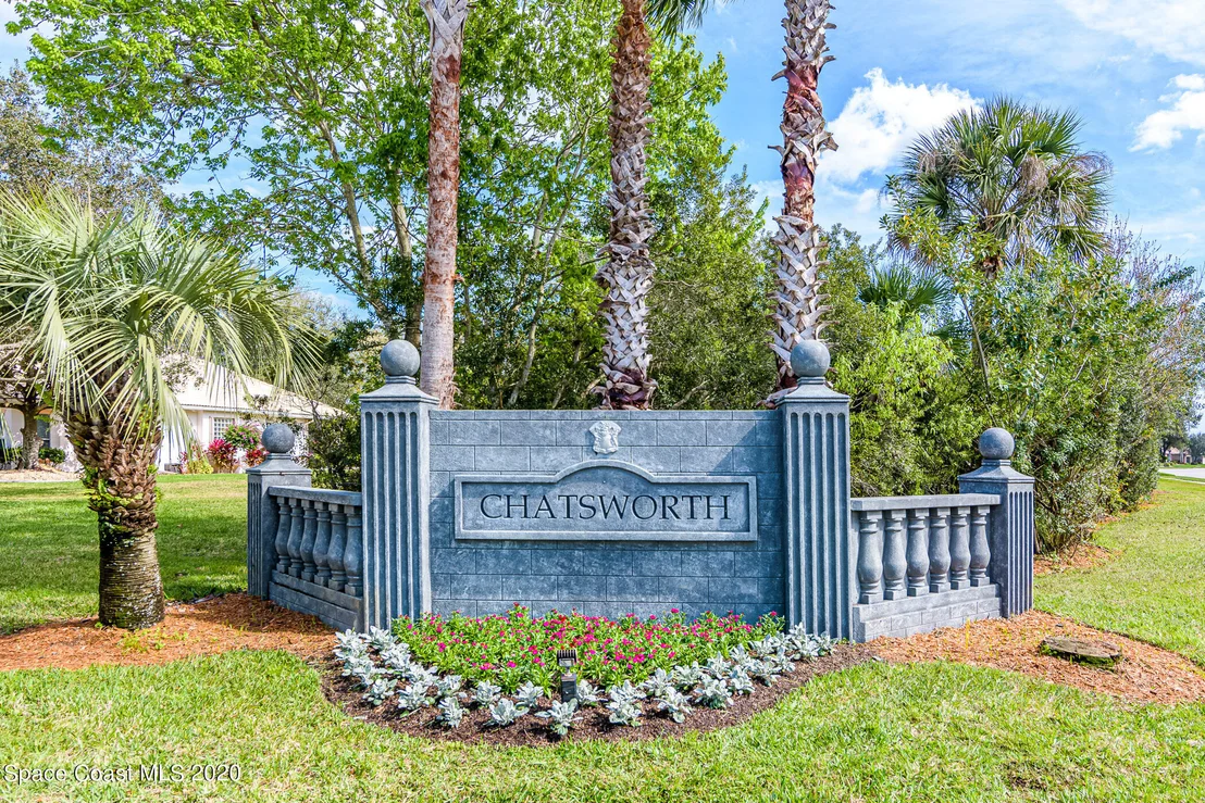 Photo of 975 Chatsworth Drive