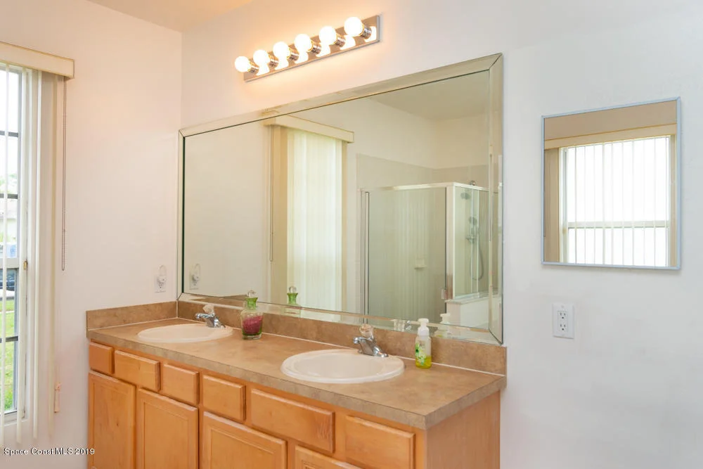 Photo of 1450 Whitman Drive