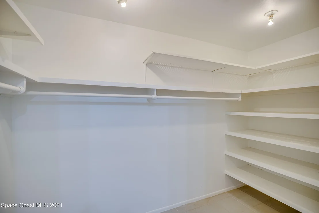 Photo of 838 Knecht Road NE
