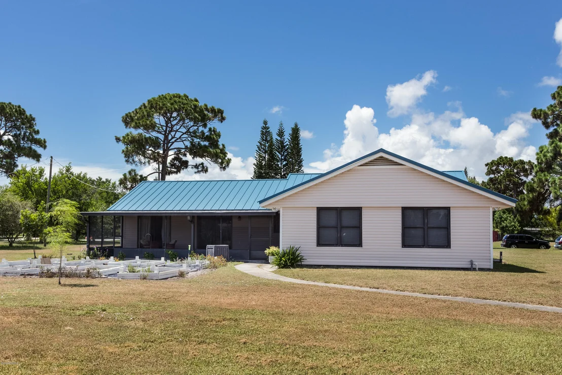 Photo of 2120 Bridle Path