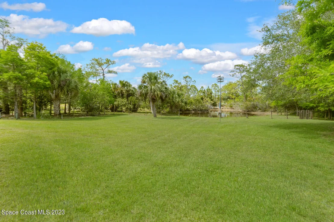 Photo of 2880 Grant Road