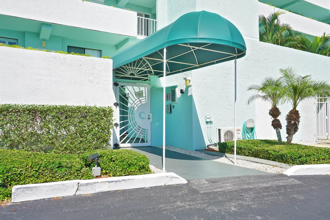 Photo of Unit 1302 at 1700 Commodore Boulevard