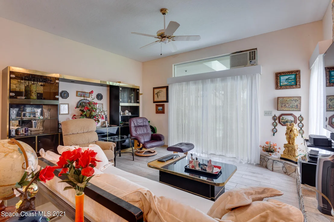 Photo of 985 Spanish Wells Drive