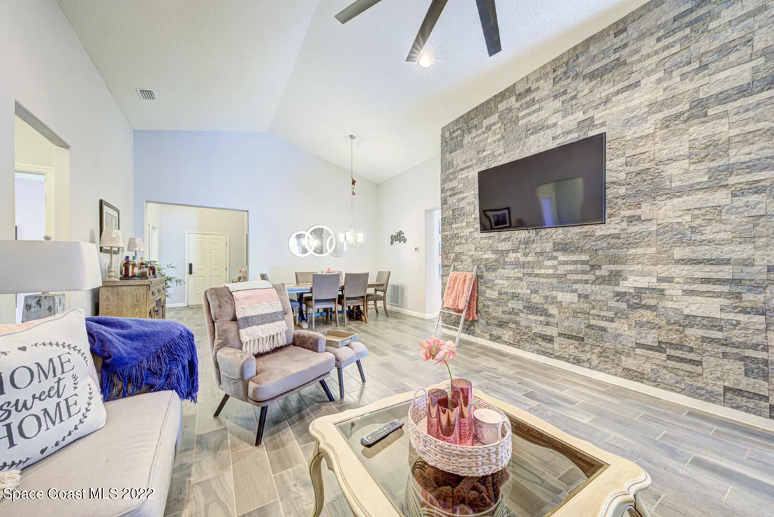 Photo of 1556 Fuji Drive