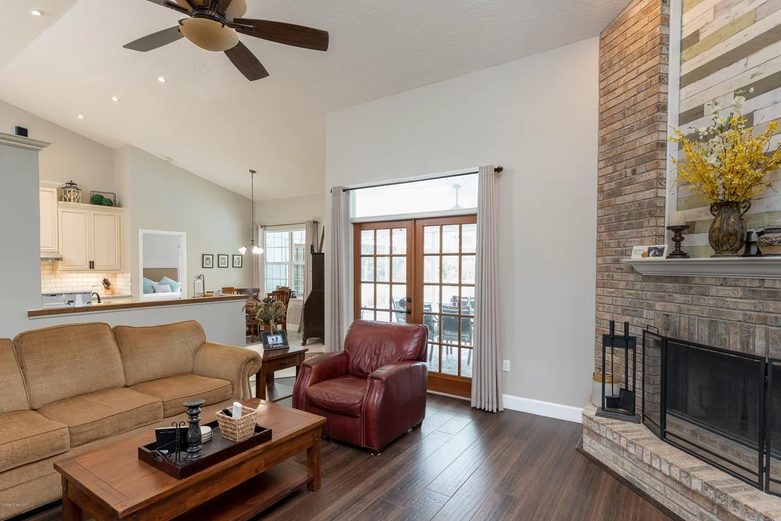 Photo of 4587 Canard Road