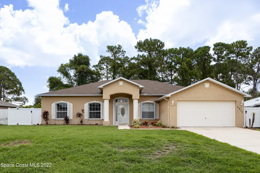 Photo of 6813 Cecil Road