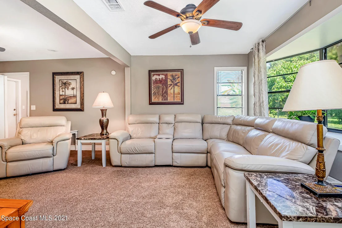 Photo of 712 Turnberry Drive