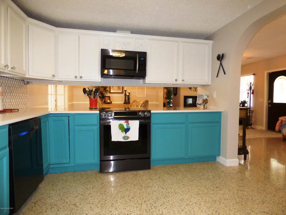 Photo of 6737 Sheridan Road