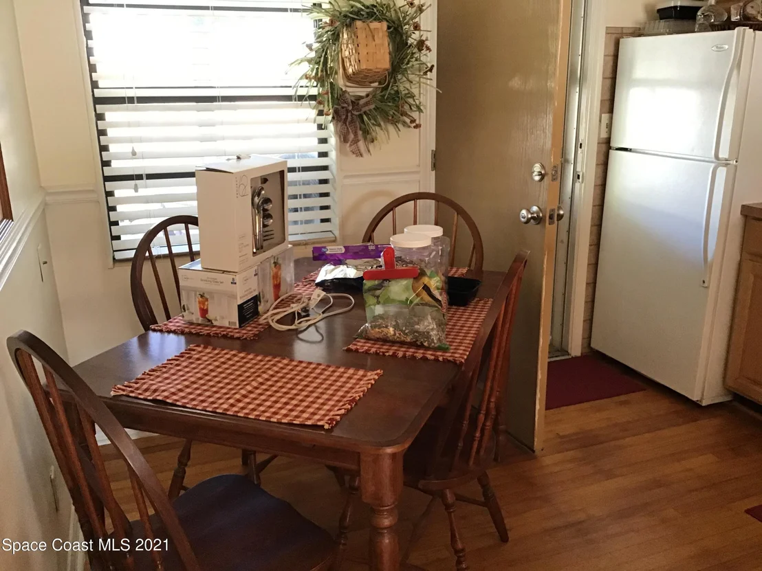 Photo of 301 Live Oak Lane