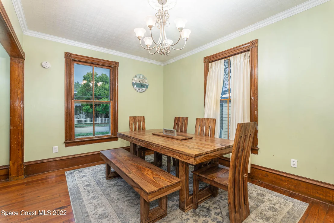 Photo of 1695 Highland Avenue