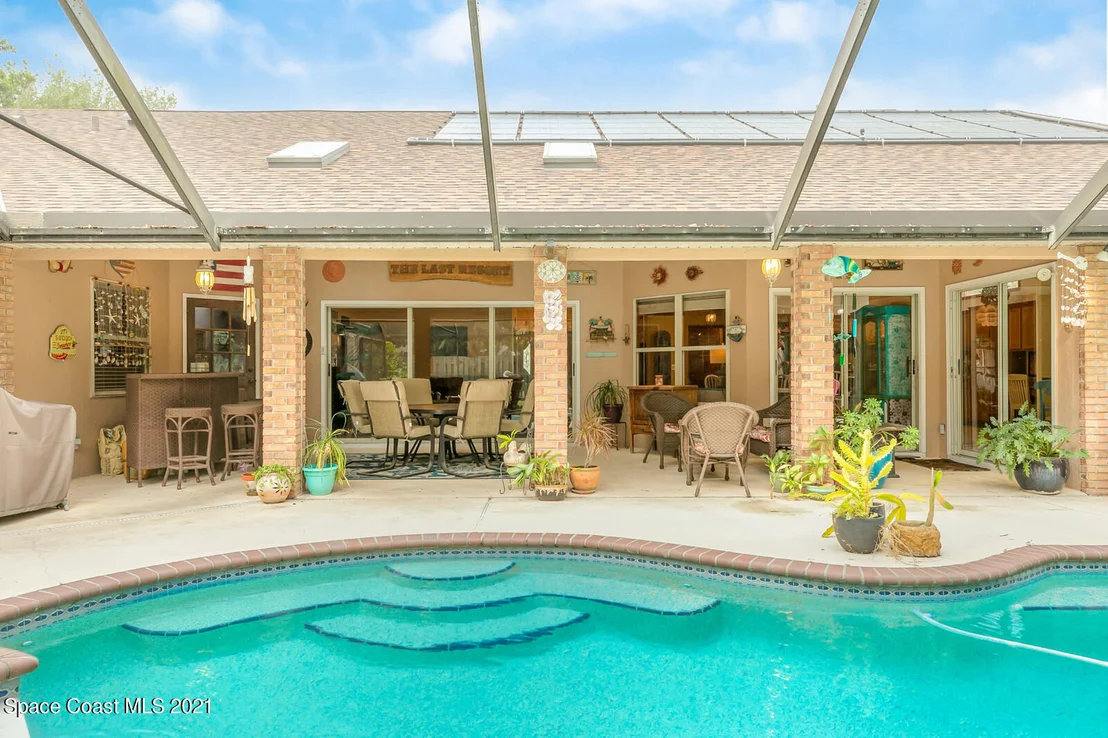 Photo of 654 Hummingbird Drive