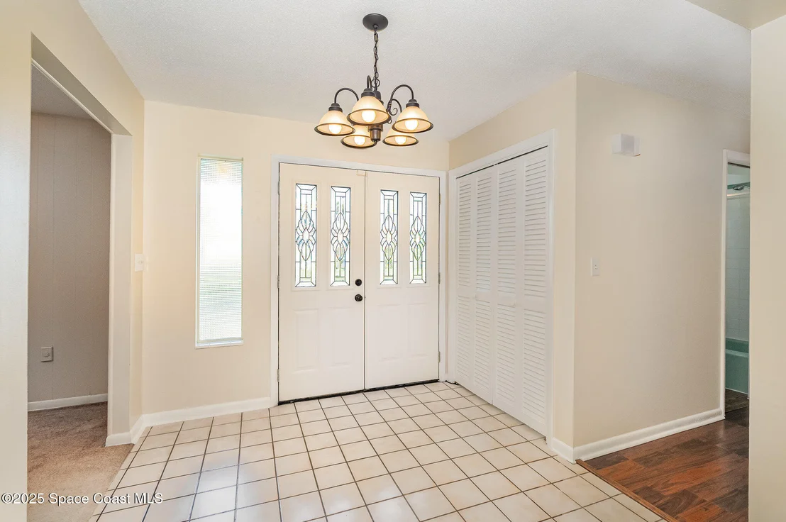 Photo of 445 Pine Boulevard
