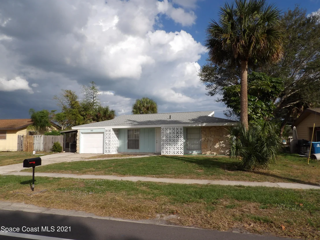 Photo of 797 Bianca Drive NE