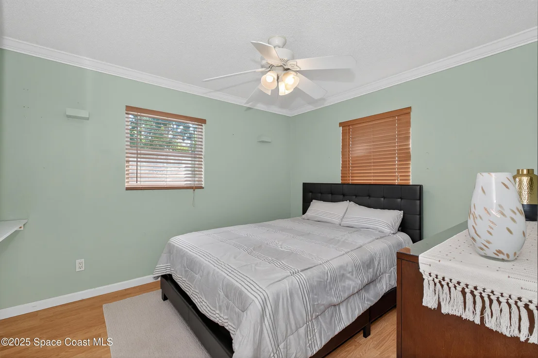 Photo of 853 Knecht Road NE