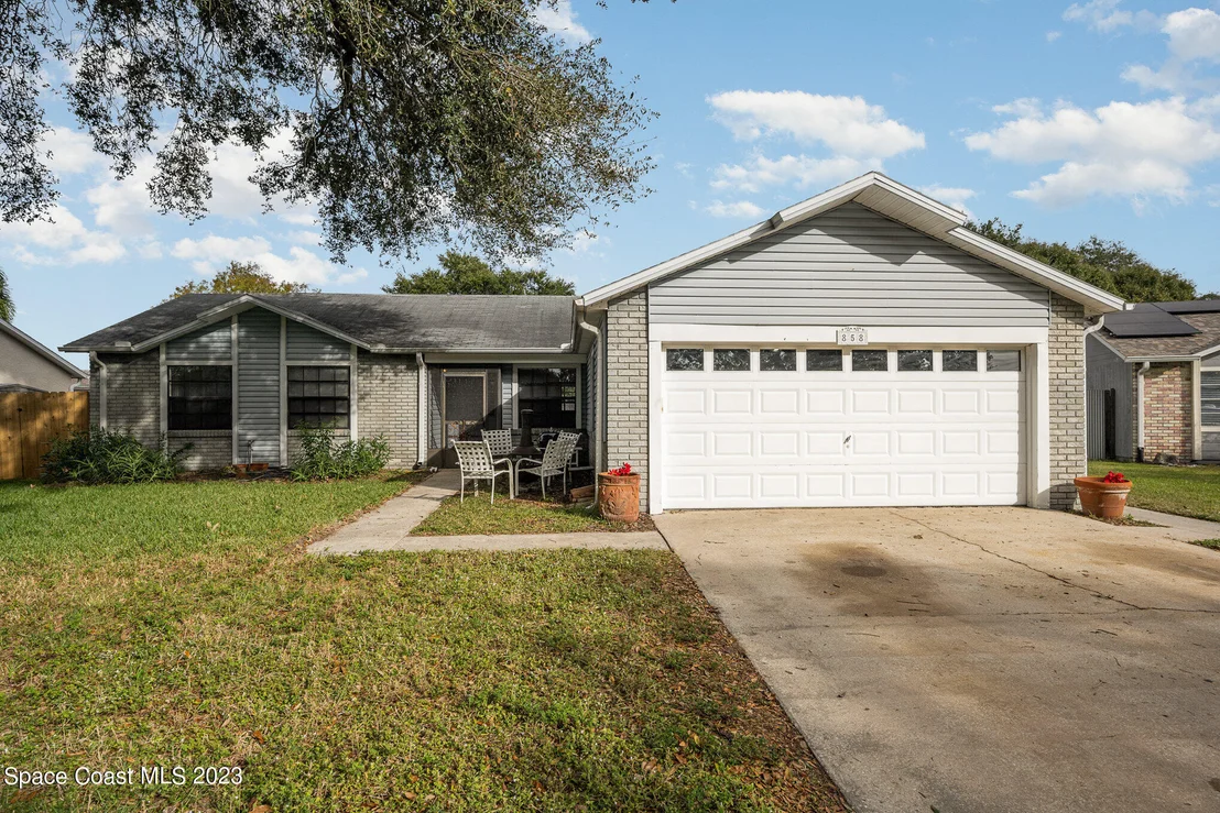 Photo of 858 Pine Wood