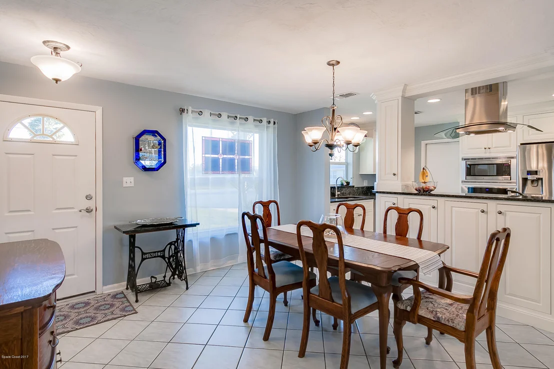 Photo of 485 Cardinal Drive