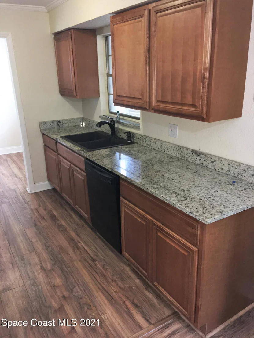 Photo of 2468 Victor Road