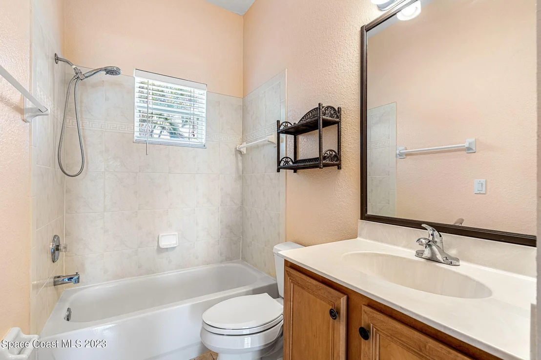 Photo of 208 Birch Avenue