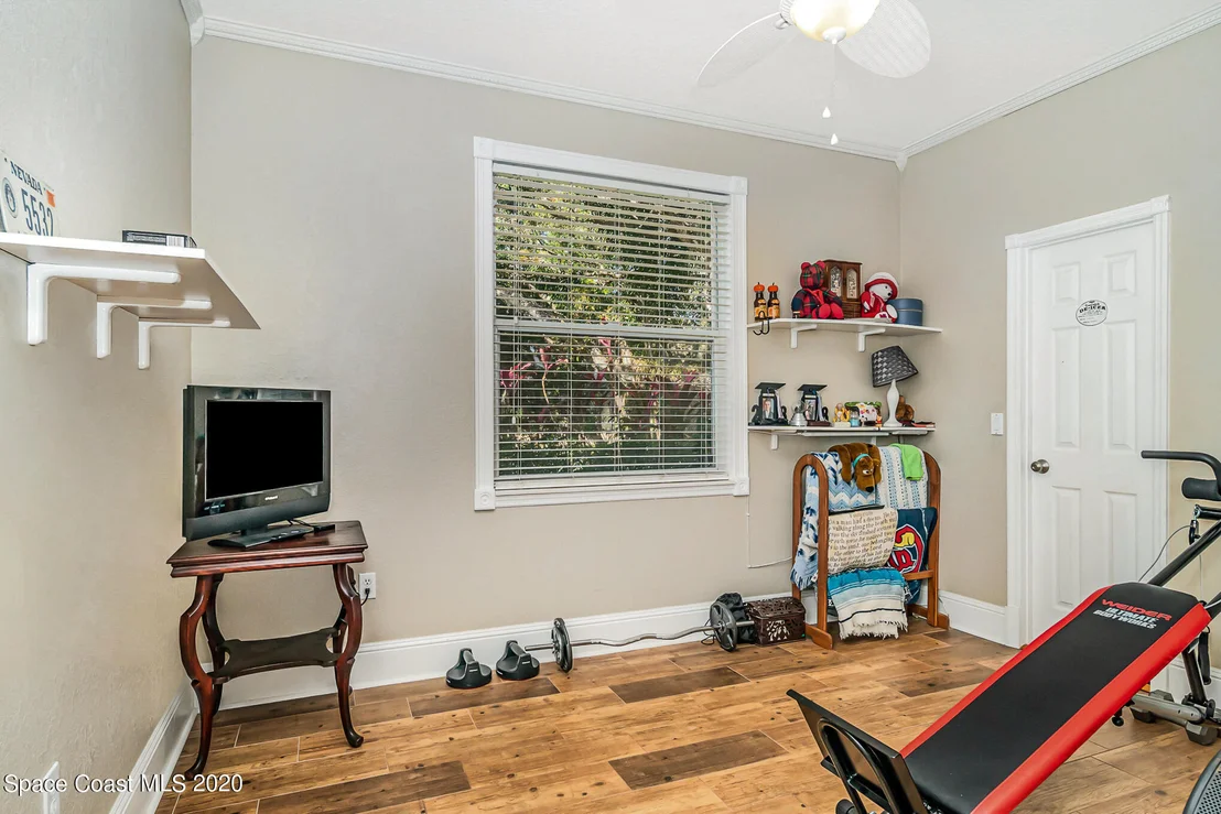 Photo of 4333 Long Lake Road