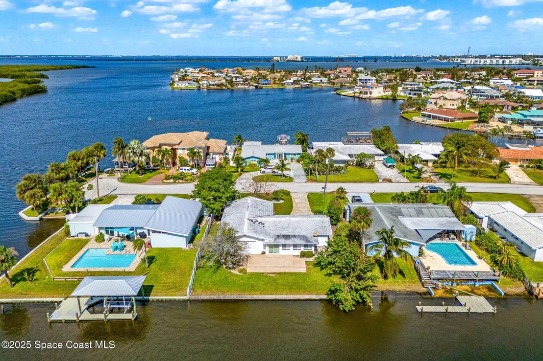 Photo of 272 Bahama Boulevard