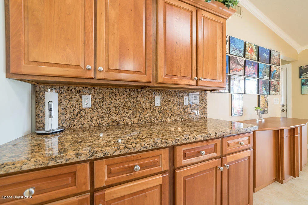 Photo of 1401 Meadowbrook Road NE
