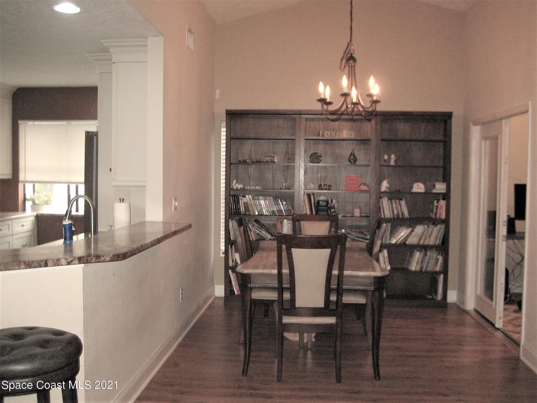 Photo of 863 Ridge Lake Drive