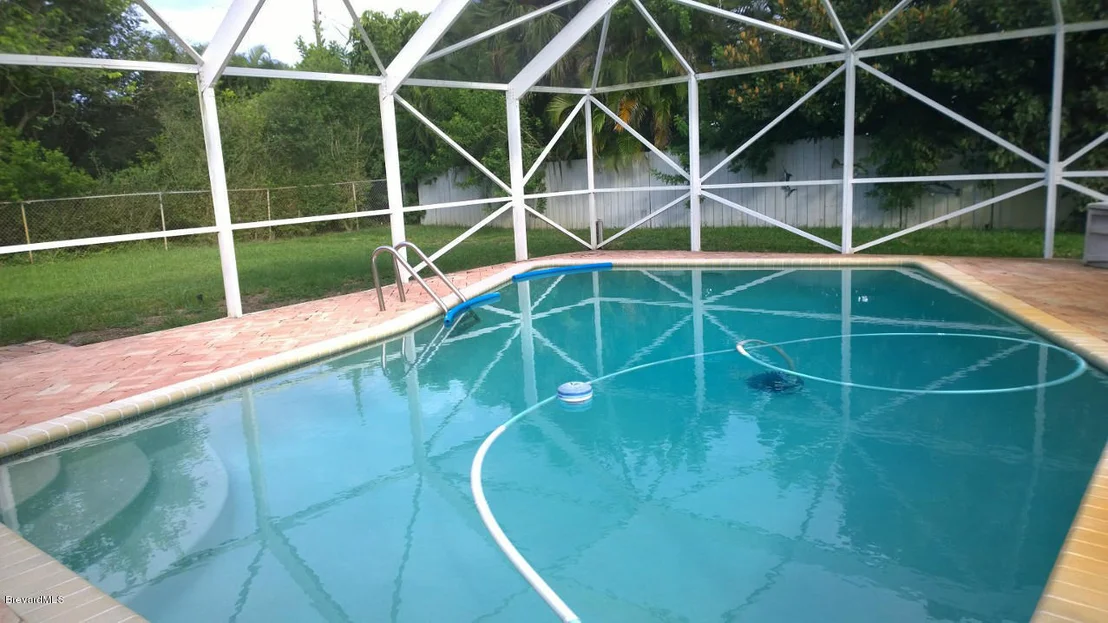 Photo of 1109 Pinetree Drive